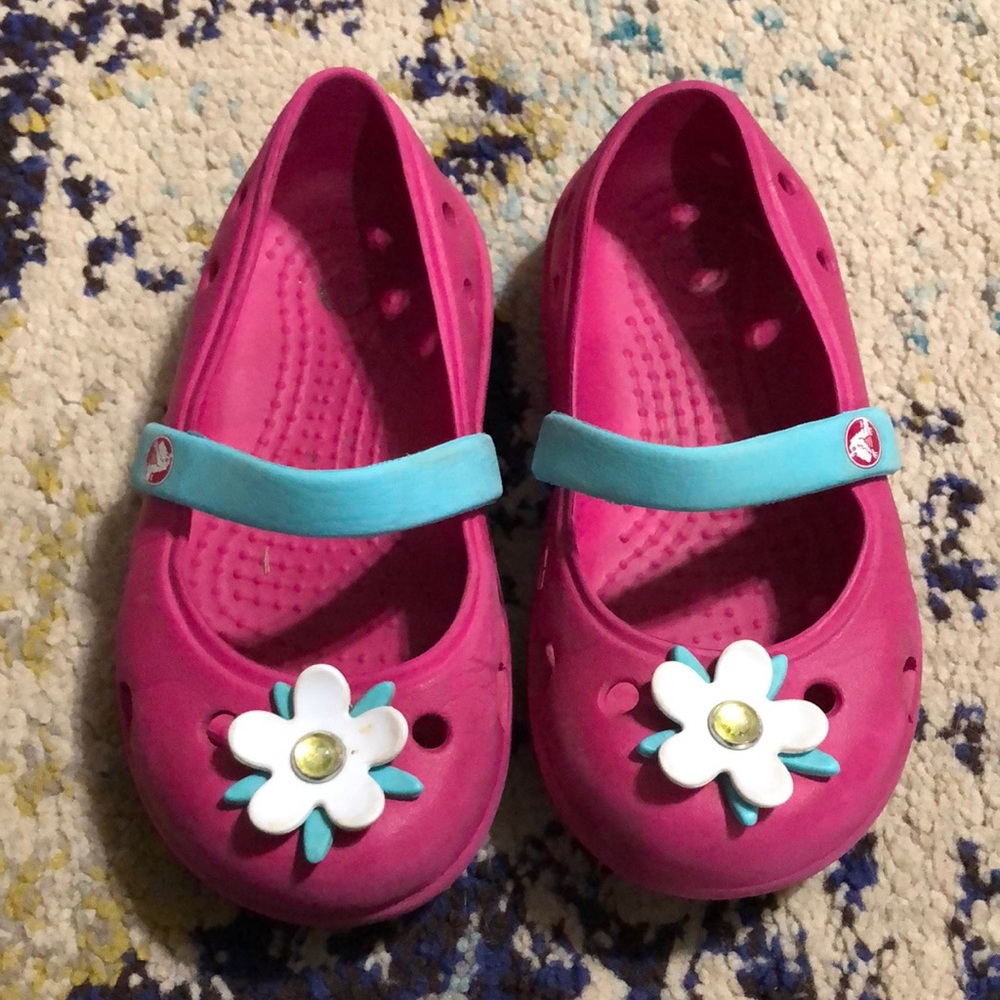 crocs flats